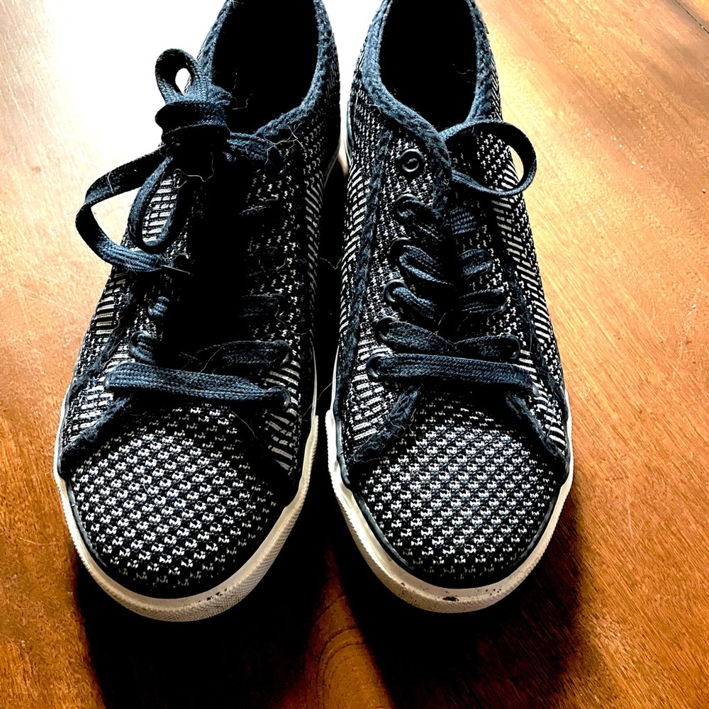 Fabric Runners by Lily Morgan..hardly worn Size 6